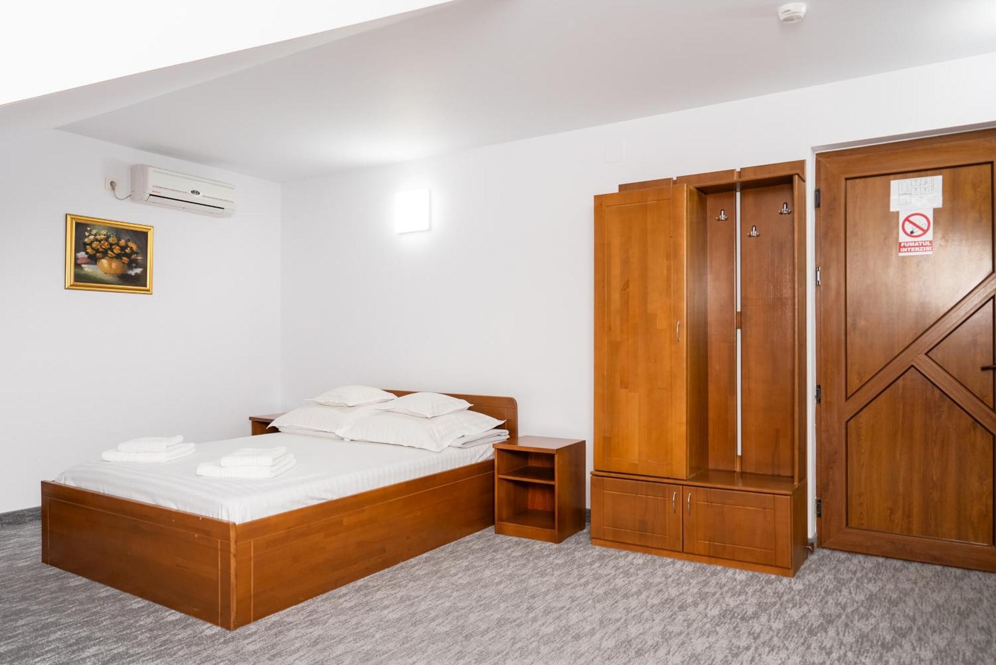 Hotel Casa De Piatra Scheia Ngoại thất bức ảnh