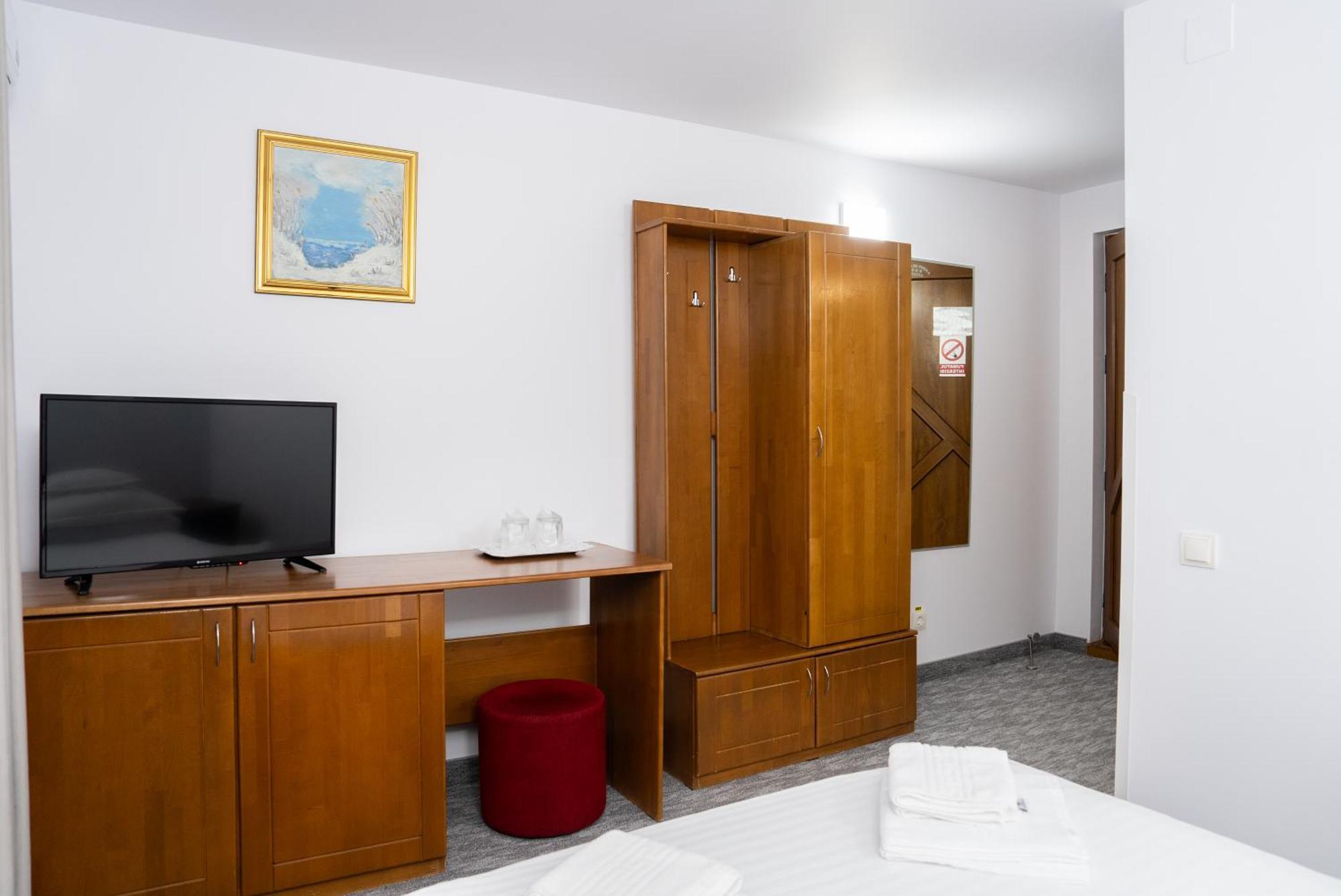 Hotel Casa De Piatra Scheia Ngoại thất bức ảnh